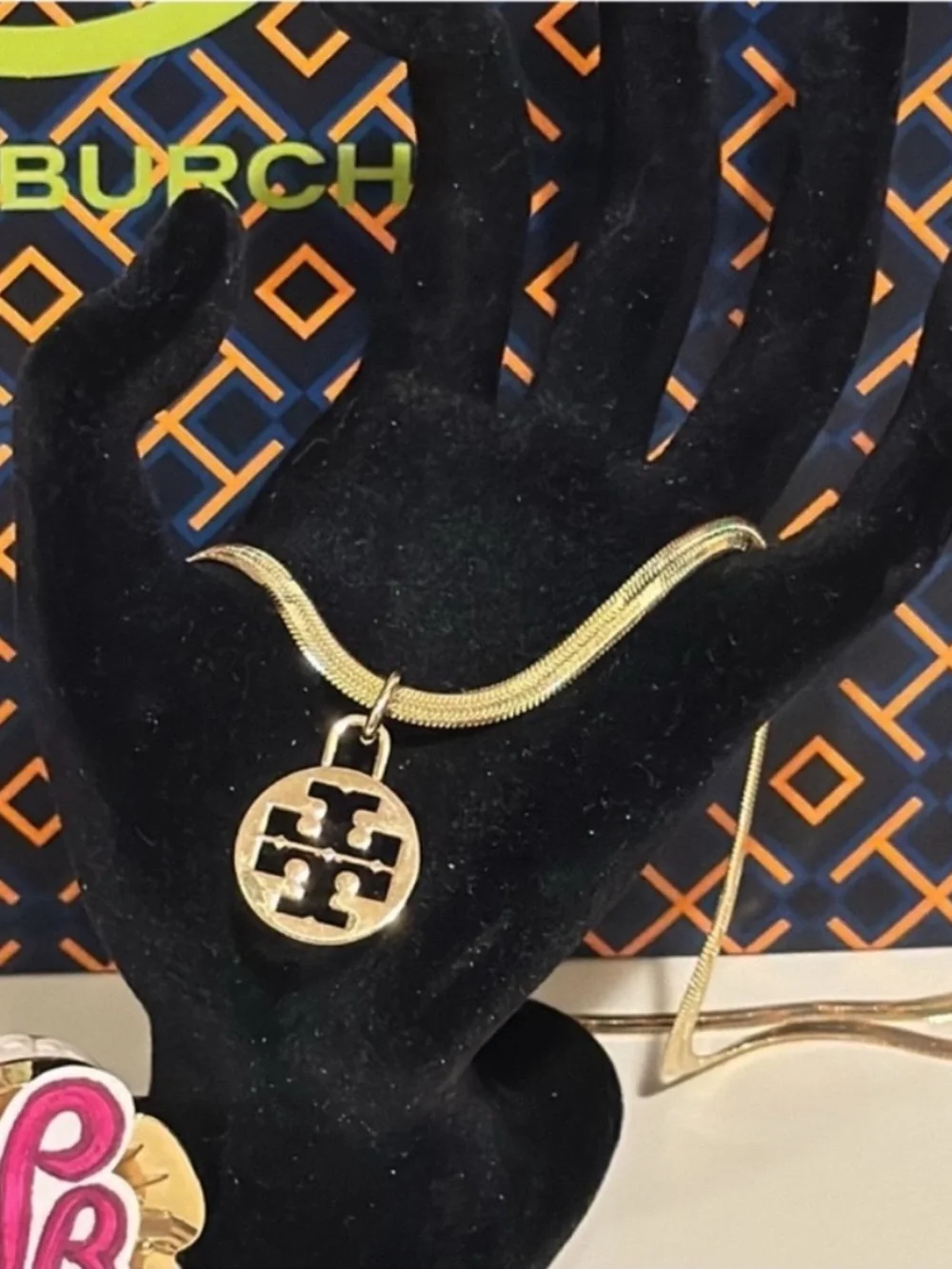 NEW✨Pendant with large Tory Burch Gold Herringbone Logo medallion